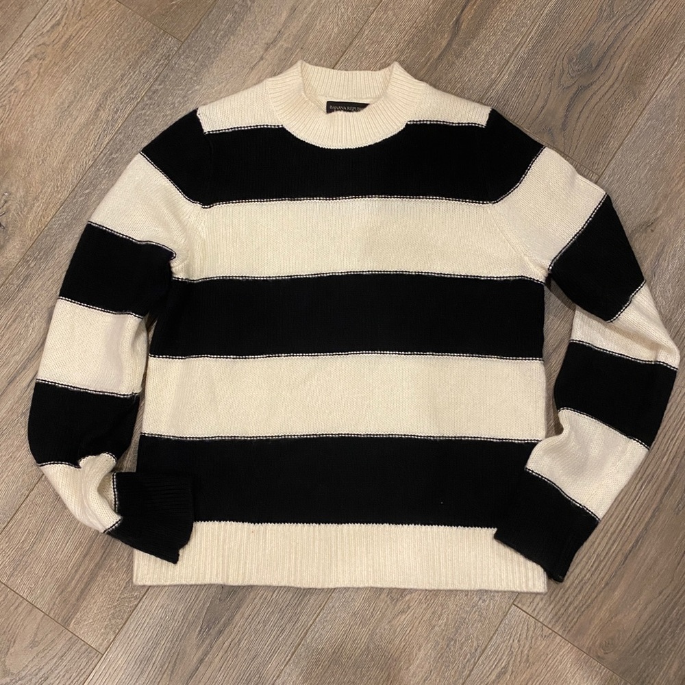 Super comfortable sweater Banana Republic